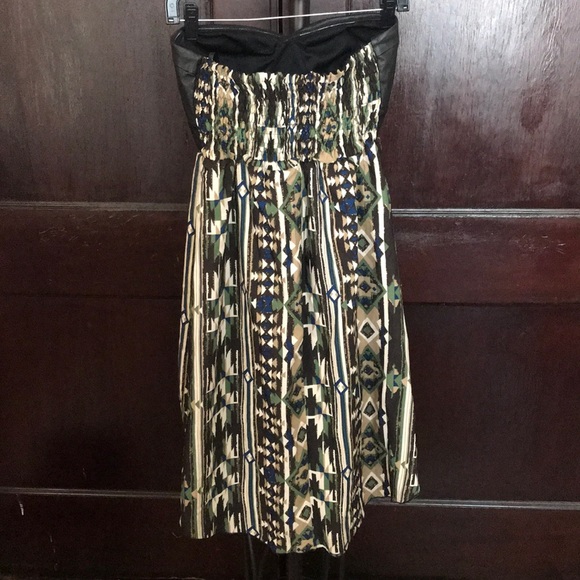 Dress - Picture 4 of 4